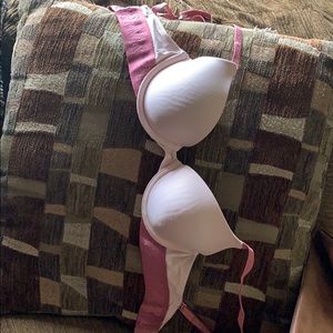 Victoria’s Secret PINK bra